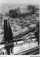 AKFP6-0473-84 - LOURMARIN - La Piece D'eau Des Terasses - Au Fond Les Estableries Et Le Pigeonnier  - Lourmarin