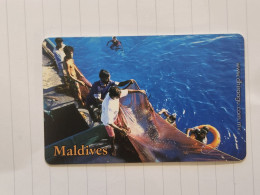 Maldives-(MLD-23Aa-MAL-C-23A)-fisherman And Swimmers-(48)-(RF50)-(2002029900159357)-used Card+1card Prepiad Free - Maldiven