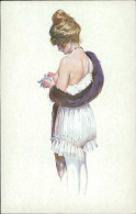 MAURICE MILLIER SIGNED 1910s POSTCARD - WOMAN - UN NOEUD DE RUBAN RECALCITRANT - SERIE 34/3 (5946) - Milliere