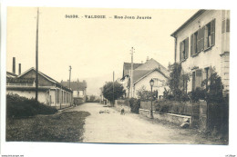 CPA 90 Territoire De Belfort - VALDOIE - Rue Jean Jaurès - Animation, Enfants Avec Jouets (Voiture à Pédales) , Usine - Valdoie