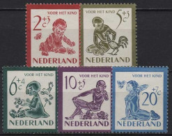 Niederlande 1950 Voor Het Kind Kinder Mit Tieren 565/69 Mit Falz - Neufs