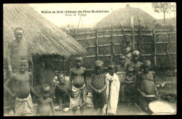 Malawi Mission Du Shiré Des Pères Montfortains Scène De Village 1926 - Malawi