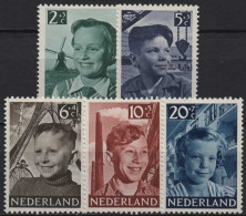 Niederlande 1951 Voor Het Kind 575/79 Postfrisch - Neufs