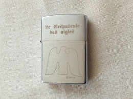 Briquet ZIPPO Made In USA Le Crépuscule Des Aigles Film 1994 ( Basarcollect28 ) - Zippo