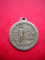 Médaille Métal Sport Athlétisme Marche Course à Pied - Altri & Non Classificati