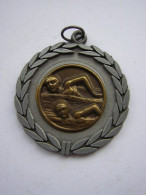 Médaille Métal Sport Natation 2 Nageurs - Altri & Non Classificati