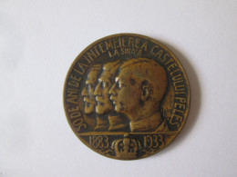 Roumanie Medaille 1933:Chateau Peles 50 Ans/Peles Castle 50 Years 1933 Medal,diam:32 Mm - Altri & Non Classificati