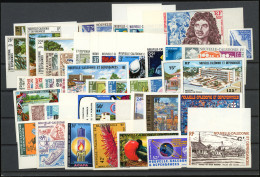 ** NOUVELLE CALEDONIE Collection De NON DENTELES De Poste Aérienne, 1960 à 1990, TB - Collections, Lots & Séries