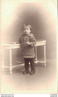 CARTE PHOTO NON IDENTIFIEE REPRESNTANT UNE FILLETTE DE DEUX ANS PRENOMMEE ANDREE EN 1924 - A Identifier