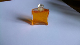 Miniature De Parfum Hermès "  24 Faubourg  "  Plein - Miniatures Femmes (sans Boite)