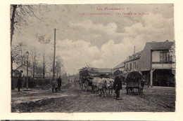 65 - B56660CPA - LANNEMEZAN - Les Hotels De La Gare - Mauvais état - HAUTES-PYRENEES - Lannemezan