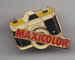 Pin's Maxicolor Appareil Photos Réf 6252 - Fotografie