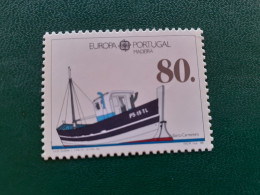 TIMBRE   ANNEE   1988    MADERE   N  123    COTE  4,00  EUROS       NEUF  LUXE** - Madeira