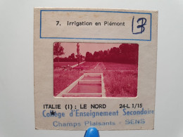 Photo Diapo Diapositive Slide ITALIE Du Nord Irrigation Dans Le Piémont Piemonte Tracteur Vers NOVARE VOIR ZOOM - Diapositive