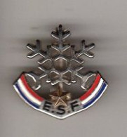 Pin's, Broche  Tricolore  Flocon  1  étoile, Sport  SKI  Avec  E . S . F  Verso  SUCCES - Sports D'hiver