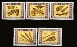 WALLIS Et FUTUNA - N°198/202 ** (1977) Artisanat - Unused Stamps
