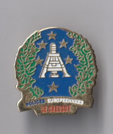 PIN'S THEME POLICE POLICES EUROPEENNES  LE CREUSOT - Politie