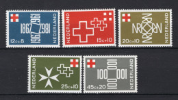 NEDERLAND 889/893 MNH 1967 - 100 Jaar Nederlandse Roode Kruis -1 - Nuevos