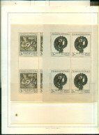 TCHECOSLOVAQUIE CHATEAUX DE PRAGUE 71 2 MINI-FEUILLES DE 4 TIMBRES NEUFS A PARTIR DE 2,75 EUROS - Unused Stamps