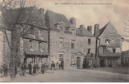 CARHAIX - Vieilles Maisons De La Place De La Mairie - Très Bon état - Carhaix-Plouguer