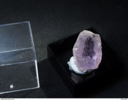 Spudomene Var. Kunzite  (2 X 1 X 1 Cm ) Tsarafara Sud - Sahatany Valley -  Ibity -  Madagascar - Minéraux