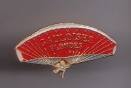 Pin's Cigarettes Gauloises Blondes Parachute Parachutiste Parapente  Réf  1055 - Parachutisme