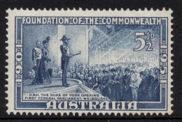 AUSTRALIA 1951 5.1/2d BLUE " 50th ANNIVERSARY OF COMMONWEALTH OF AUSTRALIA" STAMP MNH, - Mint Stamps