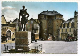 CPSM Dentelée 10.5 X 15 Lozère  MARVEJOLS Statue Henri IV  Porte Soubeyran      Publicité Dubo Dubon Dubonnet - Marvejols