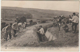 Cpa Soldats Du Génie Creusant Une Tranchée-abri - 1914-18