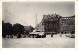 PARIS - Char - Tour Eiffel - 1950 - état - Arrondissement: 07