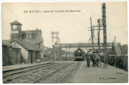 CPA Non écrite * LE HAVRE Gare De Graville Sainte Honorine ( Intérieur Quai Animé Train Locomotive Vapeur ) G.F. Editeur - Graville