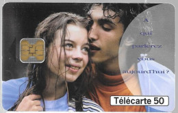 CARTE-PUBLIC-50U-F915-OB2-09/98-PUBLI-COUPLE-V°N°Gras-Utilisé-TBE - 1998