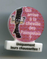 FEVES - FEVE - DEVINETTE SUR PAIMPOL - QUI ARRIVE A LA CHEVILLE DES PAIMPOLAIS ? UNIQUEMENT LEURS CHAUSSETTES ! - Regio's