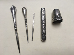 Ustensiles De Couture En Argent - Fingerhüte