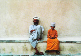 ► Oman Père Et Son Fils       Institut Monde Arabe - Oman
