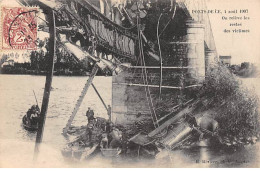 Catastrophe Des PONTS DE CE - 4 Août 1907 - On Relève Les Restes Des Victimes - Très Bon état - Les Ponts De Ce