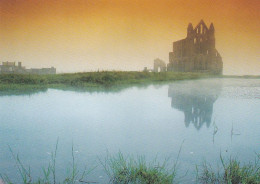 Lovely View Of Whitby Abbey, Yorkshire -   Unused Postcard -  Uk37 - Whitby