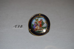 C178 Ancienne Broche Bijoux - Romantisme Français - Limoges - Spille