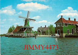 CPM ( Zaandam ) Moulin Au Bord De L'eau - GROETEN VAN DE ZAANSE SCHANS - Edit. Gebr. Spanjersberg - Zaandam