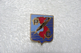 INSIGNE     INDOCHINE    :  PARC COLONIAL  DE BASE AERIENNE  N° 482 -- BIEN HOA - Airforce