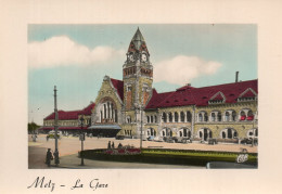 (57) METZ La Gare Auto Voiture Tacot Bus Car Autocar Bahnhof  (Moselle) - Metz Campagne