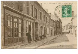 18.NERONDES.n°4594.LA RUE DE LA CROIX BLANCHE.BOULANGERIE.CAFE HOTEL - Nérondes