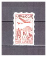 MADAGASCAR  PA   N°  62  .  100 F     . NEUF      *  .SUPERBE . - Poste Aérienne