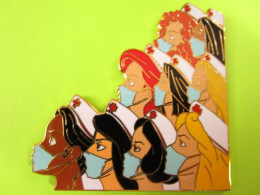 Gros Pin's BD 9 Infirmières (Mérida Pocahontas Ariel Jasmine Tiana Blanche Neige...  Masque (COVID) ÉL - #013 - Disney