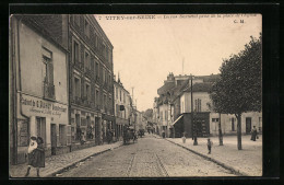 CPA Vitry-sur-Seine, La Rue Darnetal Prise De La Place De L`Eglise - Vitry Sur Seine