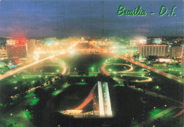 BRESIL - Brasil Turistico - Brasilia - DF - A Capital Do Brasil - Vista Noturna Do Eixo Monumental - Carte Postale - Brasilia