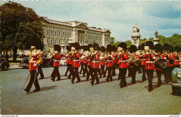 CPSM London                                               L2661 - Buckingham Palace