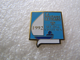 PIN'S   BATEAU  SOLITAIRE LE FIGARO  1992 - Barche