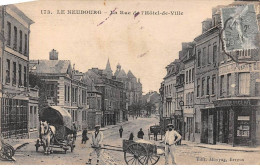 27 - SAN62738 - LE NEUBOURG - La Rue De L'Hôtel De Ville - Le Neubourg
