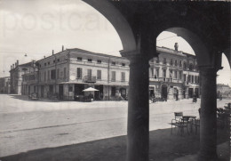 CARTOLINA  CASTEL D'ARIO MANTOVA LOMBARDIA LA PIAZZA VIAGGIATA 1951  Y4 - Mantova